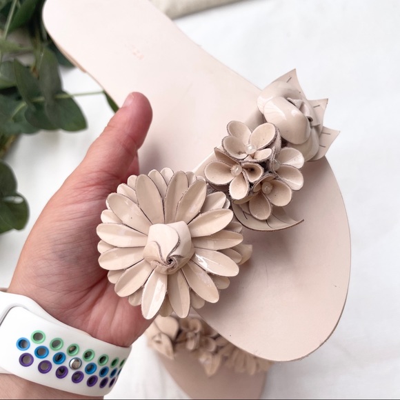 Sophia Webster Lilico Patent Floral Slide Sandal - Picture 9 of 10